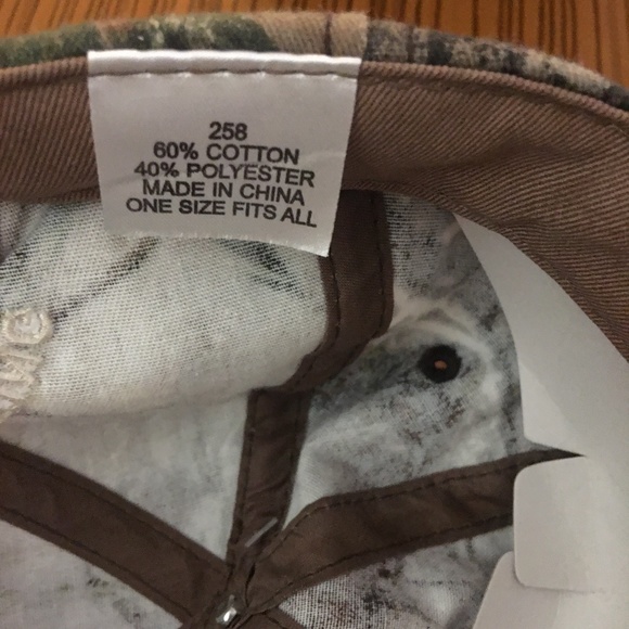 Realtree Adjustable Cap - Picture 7 of 8